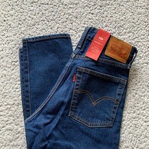levi’s wedgie fit jeans